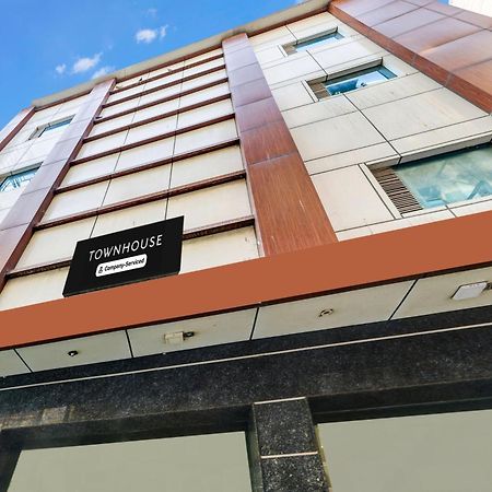 Super Townhouse Arakashan Road Paharganj Formerly Mohan International New Delhi Exteriör bild