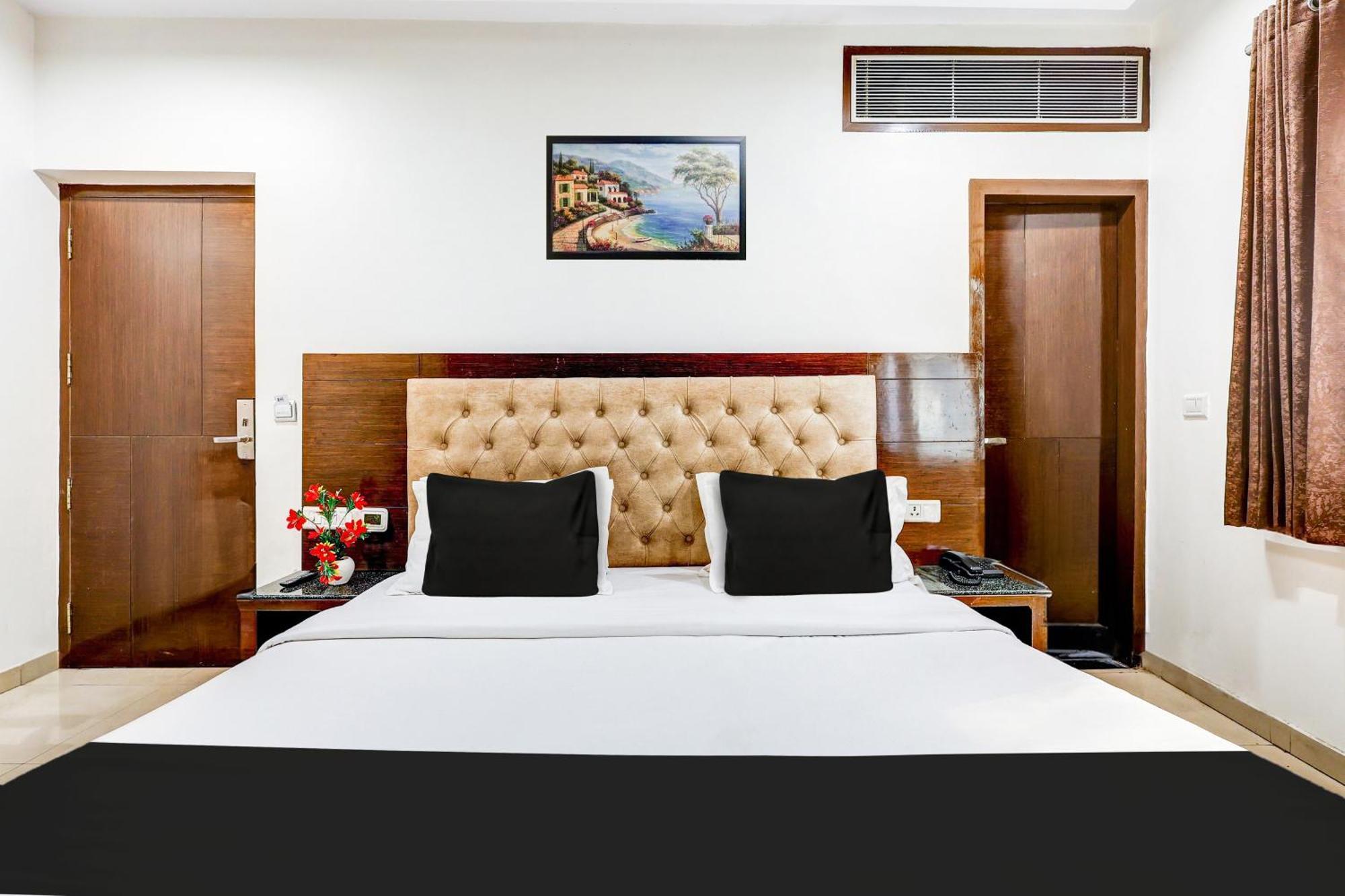 Super Townhouse Arakashan Road Paharganj Formerly Mohan International New Delhi Exteriör bild