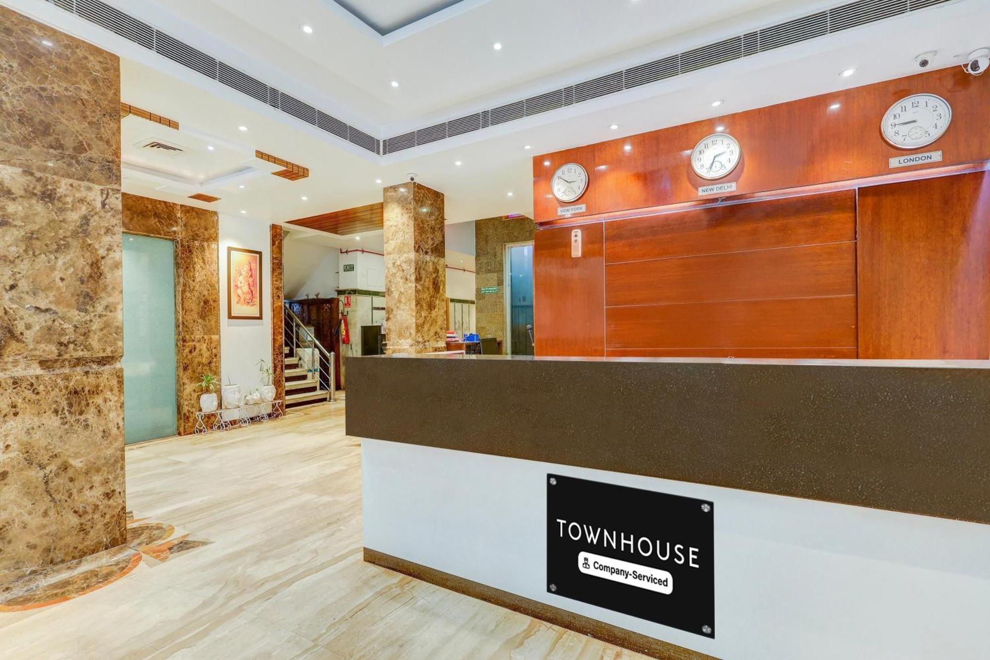 Super Townhouse Arakashan Road Paharganj Formerly Mohan International New Delhi Exteriör bild