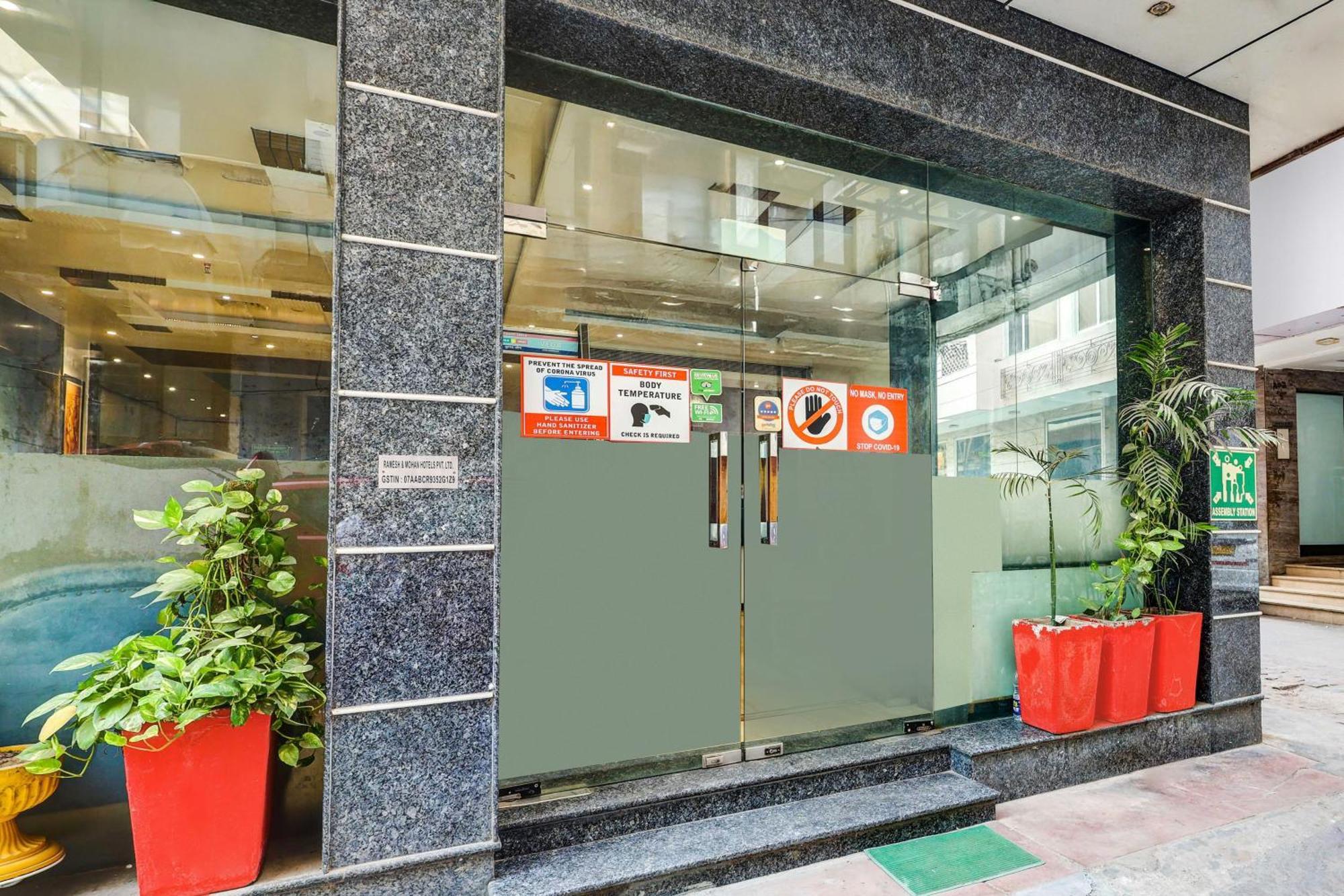Super Townhouse Arakashan Road Paharganj Formerly Mohan International New Delhi Exteriör bild