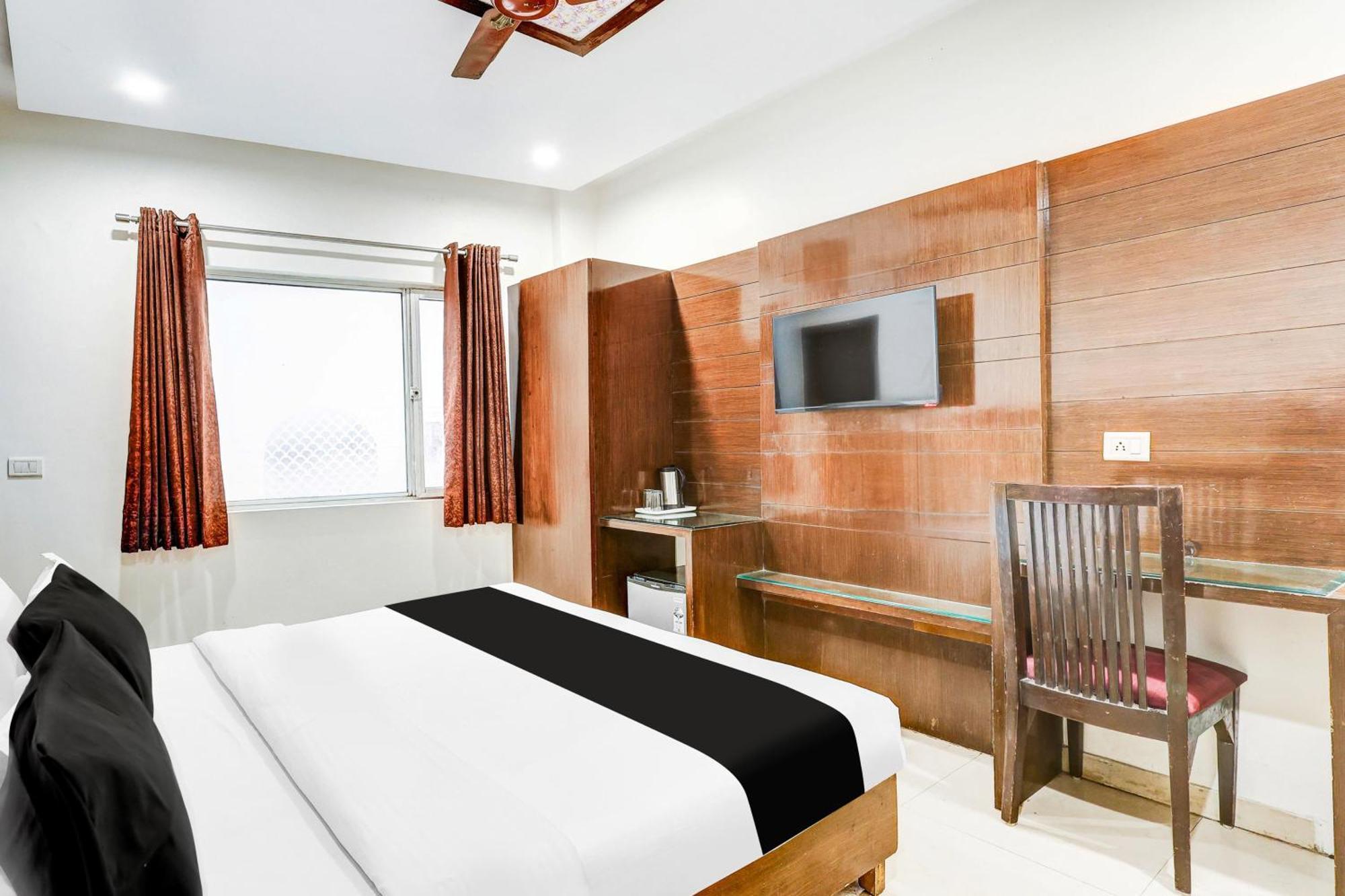 Super Townhouse Arakashan Road Paharganj Formerly Mohan International New Delhi Exteriör bild