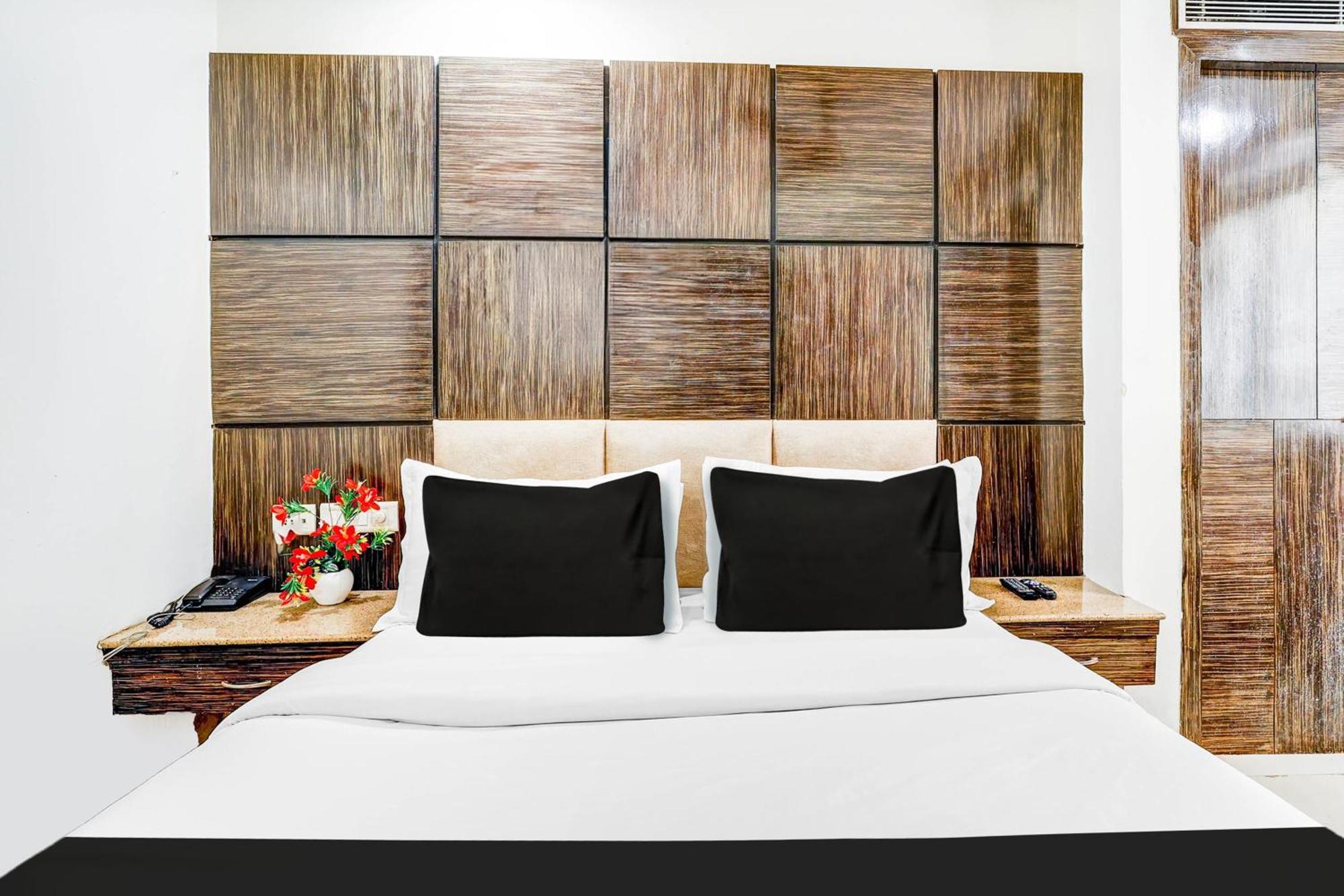 Super Townhouse Arakashan Road Paharganj Formerly Mohan International New Delhi Exteriör bild