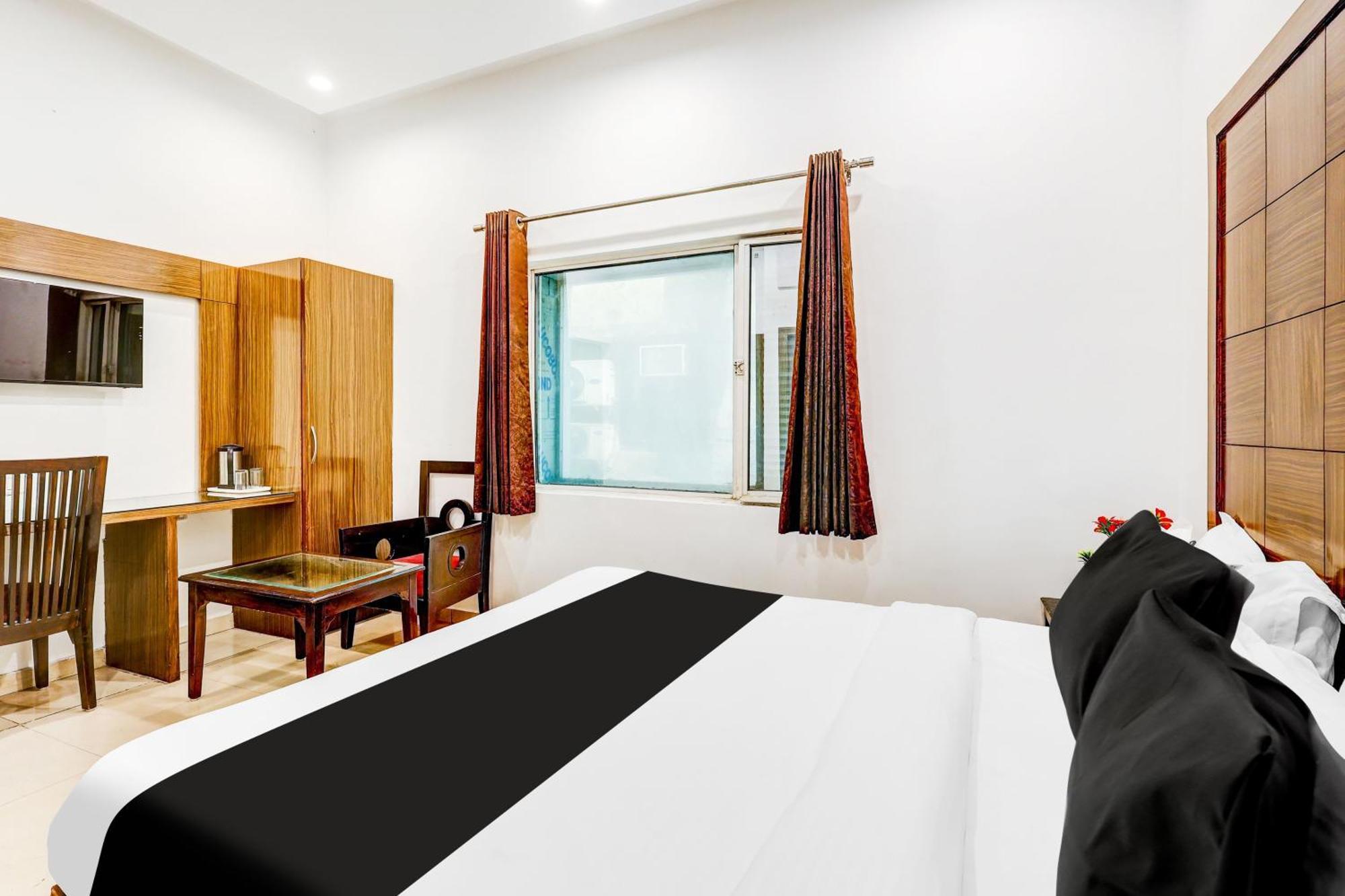 Super Townhouse Arakashan Road Paharganj Formerly Mohan International New Delhi Exteriör bild