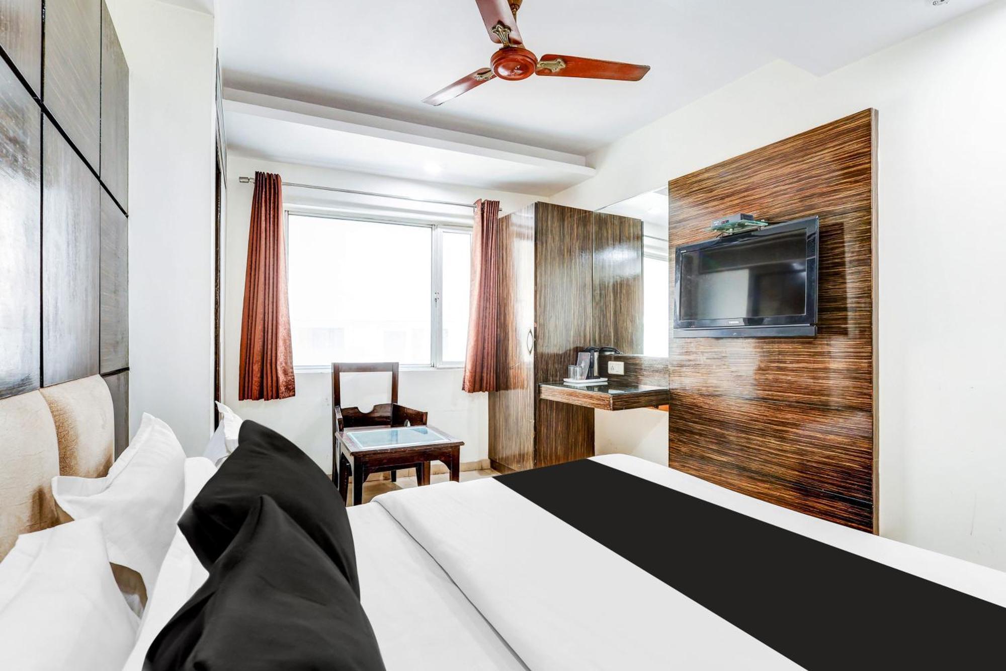 Super Townhouse Arakashan Road Paharganj Formerly Mohan International New Delhi Exteriör bild