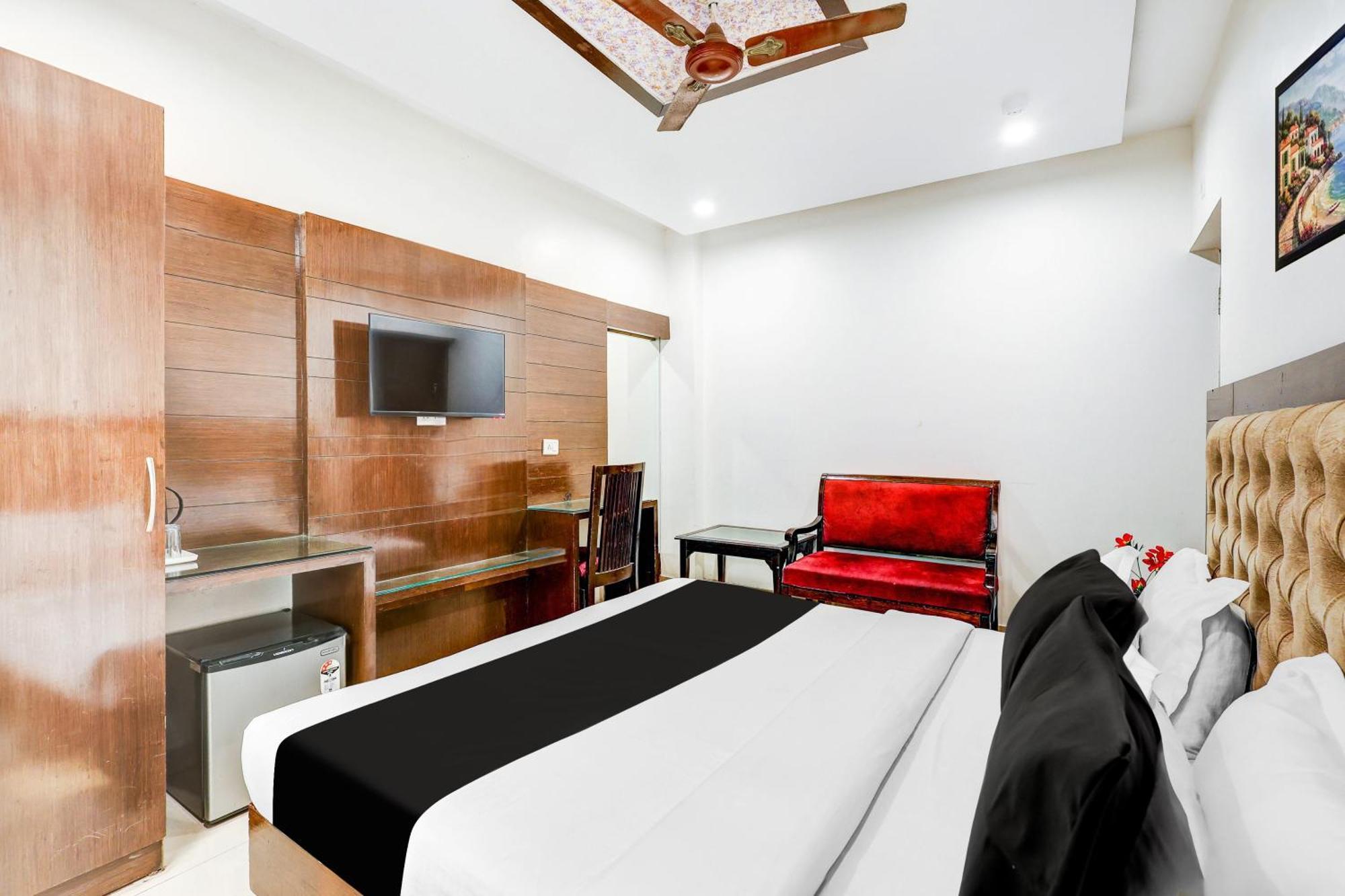 Super Townhouse Arakashan Road Paharganj Formerly Mohan International New Delhi Exteriör bild