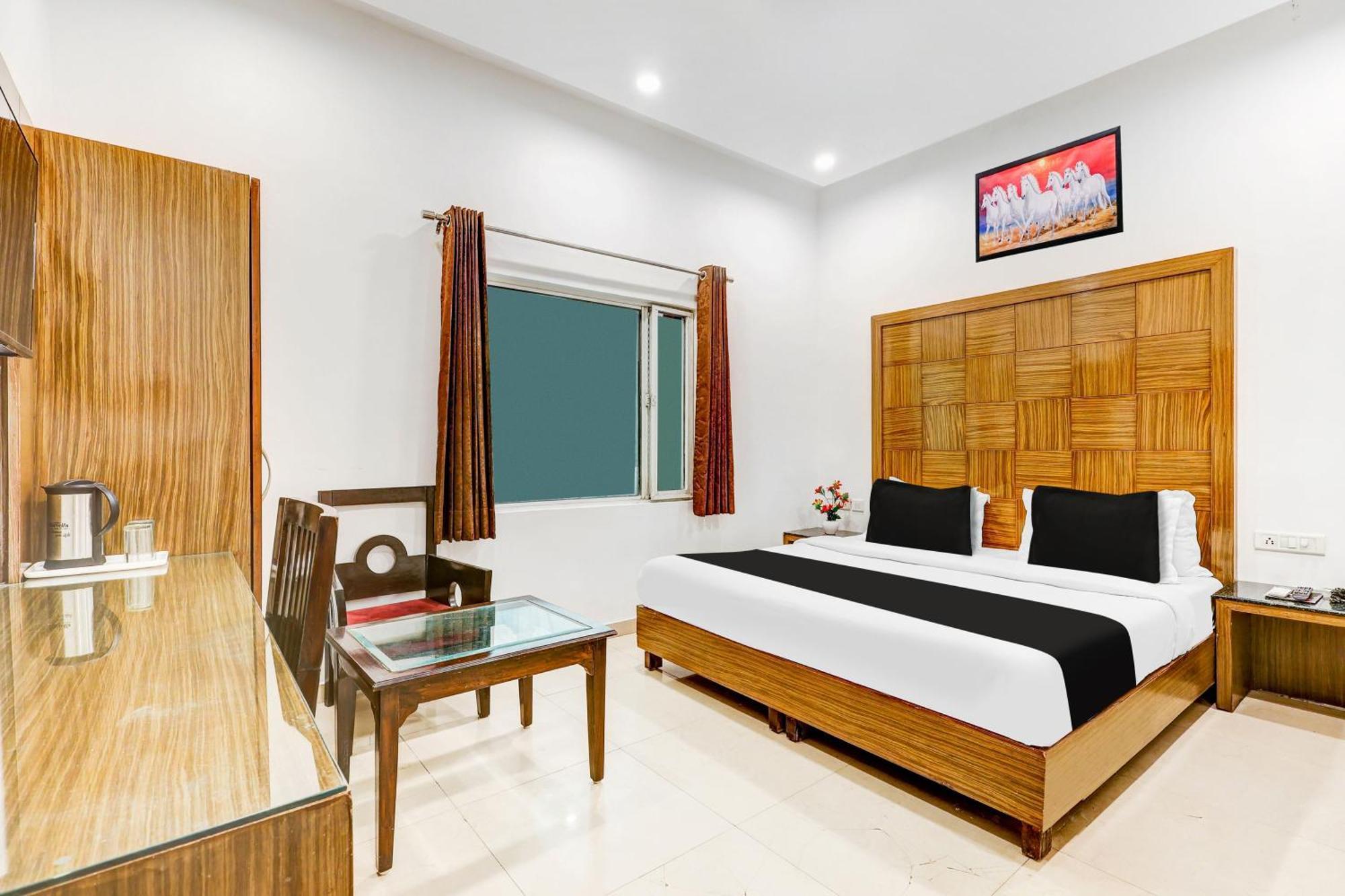 Super Townhouse Arakashan Road Paharganj Formerly Mohan International New Delhi Exteriör bild