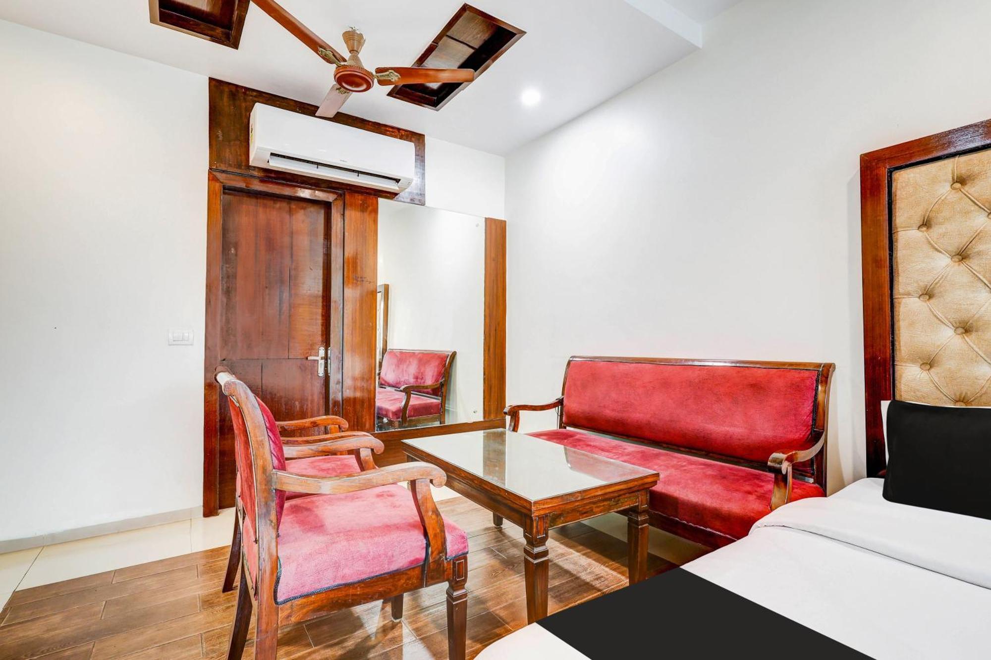 Super Townhouse Arakashan Road Paharganj Formerly Mohan International New Delhi Exteriör bild