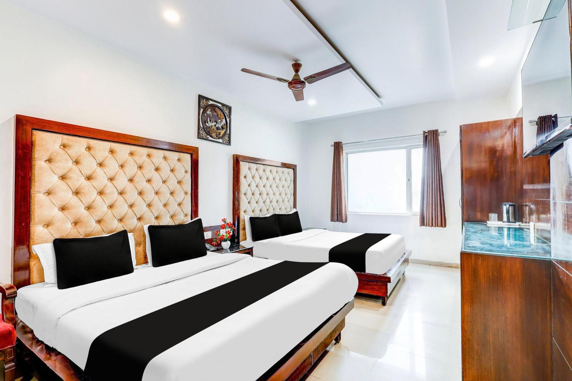 Super Townhouse Arakashan Road Paharganj Formerly Mohan International New Delhi Exteriör bild